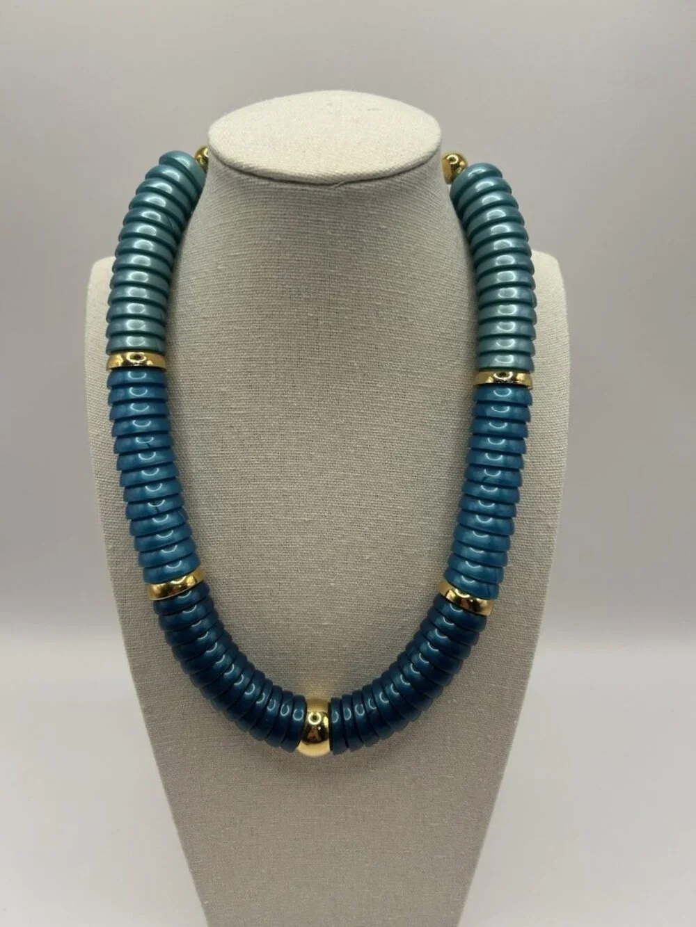 Vintage Avon Necklace Blue Vibrant Hues Choker Ombre Stacked Dome Acrylic